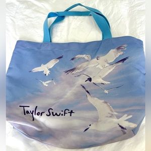 Official rare Taylor Swift merch, collectible 1989 totebag, like new condition.